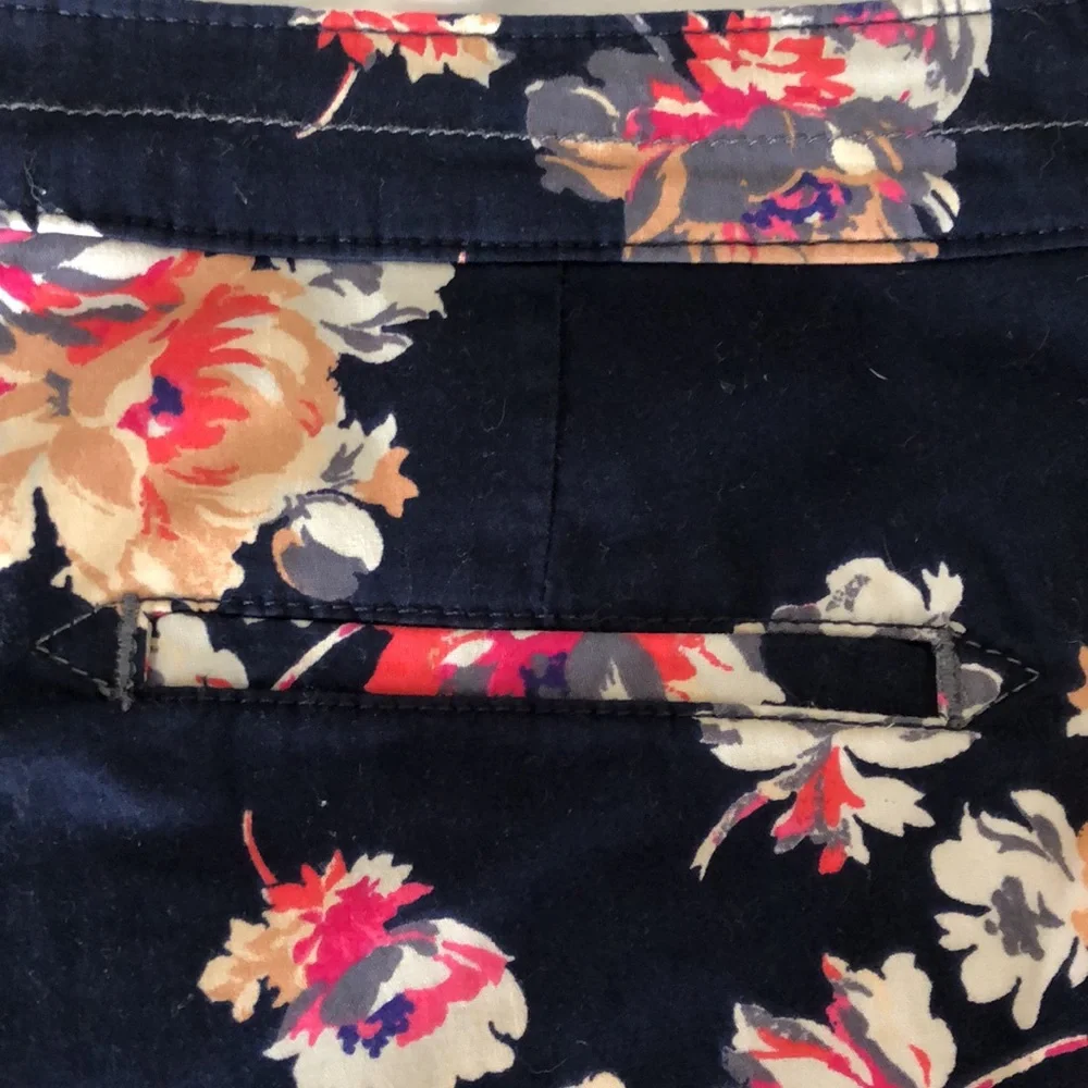 Lee Women’s Shorts - Picture 5 of 7